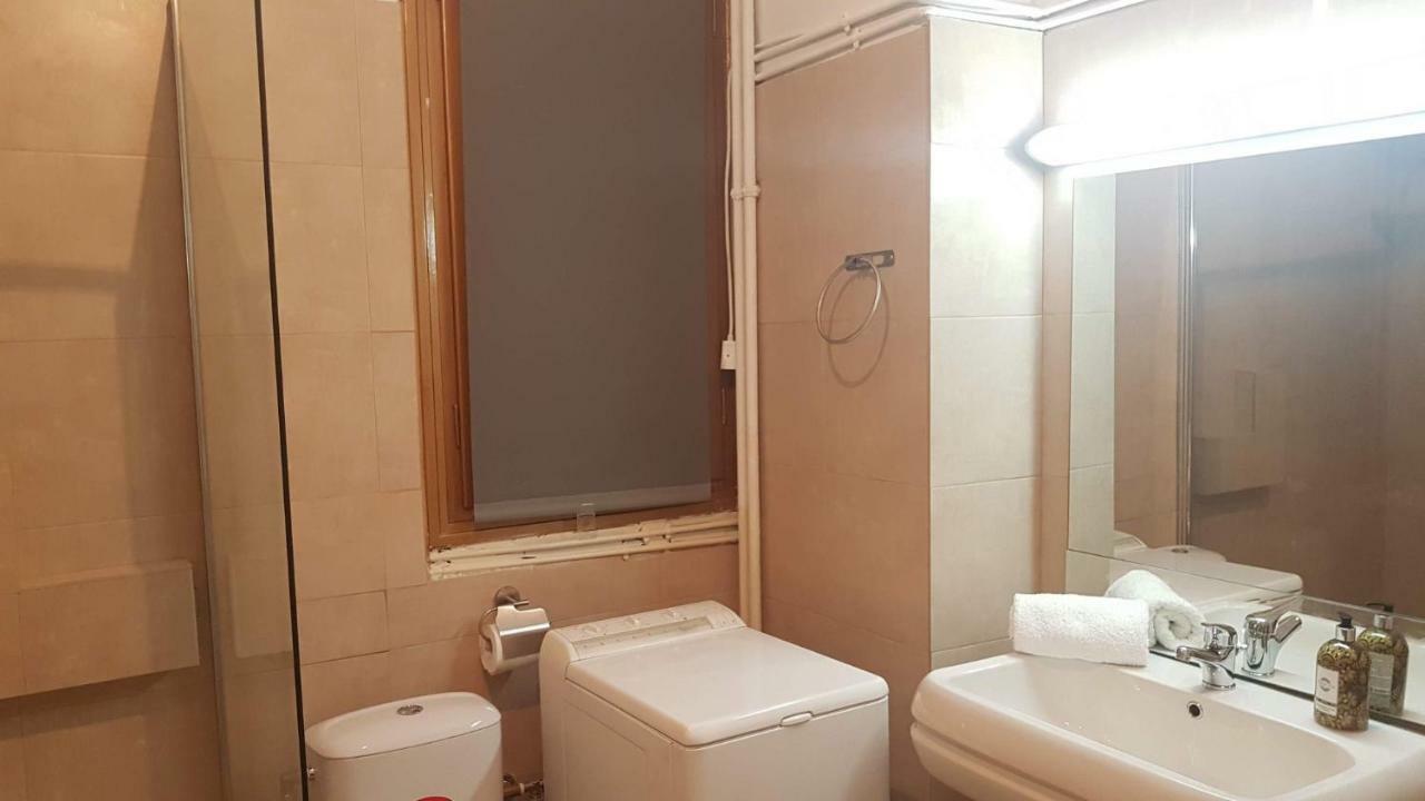 Violet Errathens Apartment - Athens Center, 7 Bd, 3 Bath מראה חיצוני תמונה