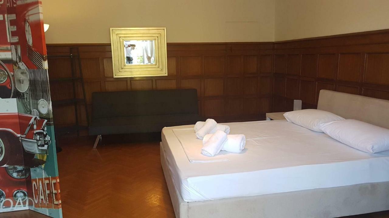 Violet Errathens Apartment - Athens Center, 7 Bd, 3 Bath מראה חיצוני תמונה