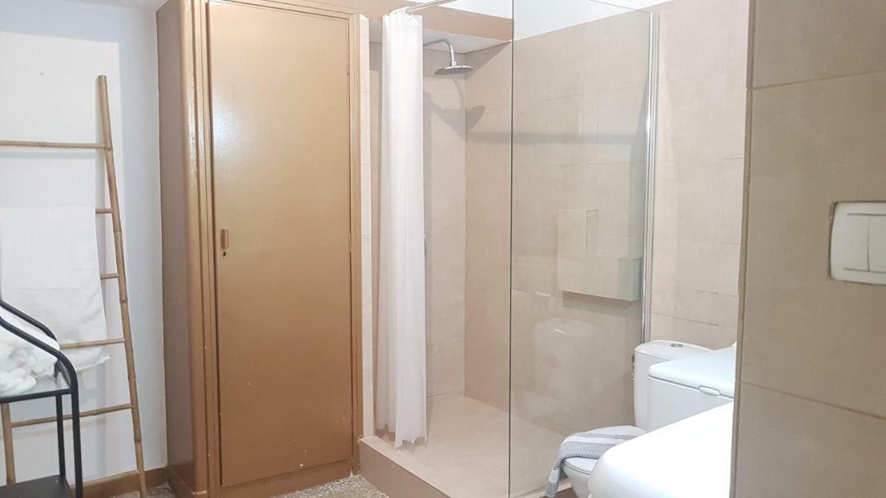 Violet Errathens Apartment - Athens Center, 7 Bd, 3 Bath מראה חיצוני תמונה