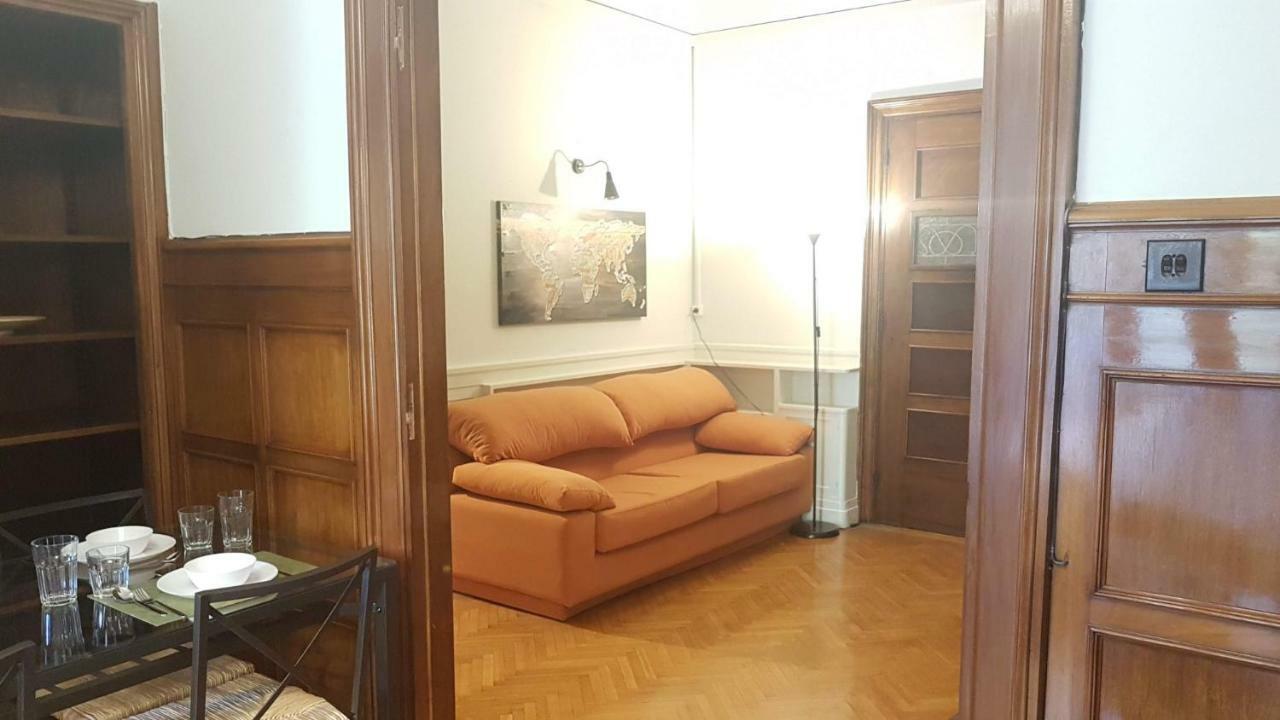 Violet Errathens Apartment - Athens Center, 7 Bd, 3 Bath מראה חיצוני תמונה