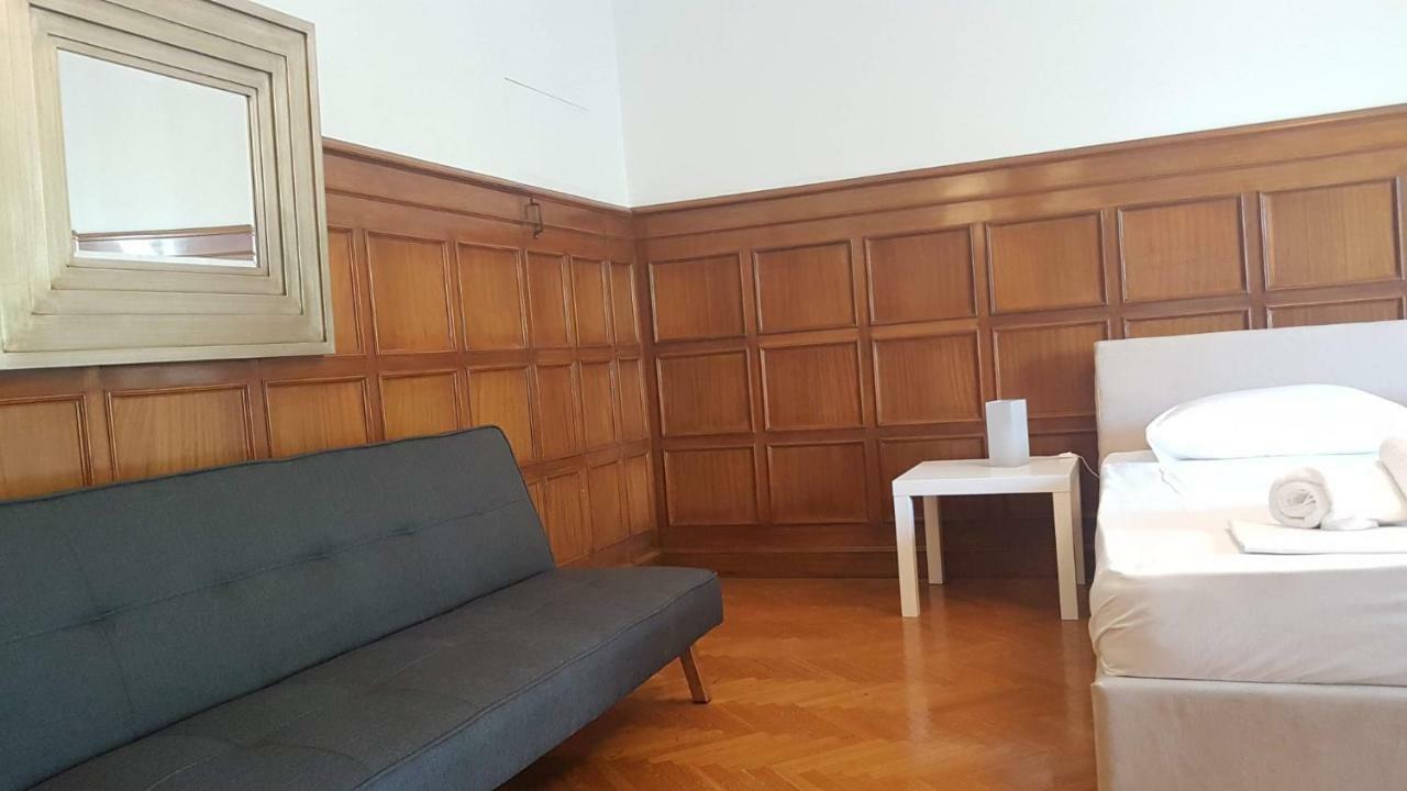 Violet Errathens Apartment - Athens Center, 7 Bd, 3 Bath מראה חיצוני תמונה