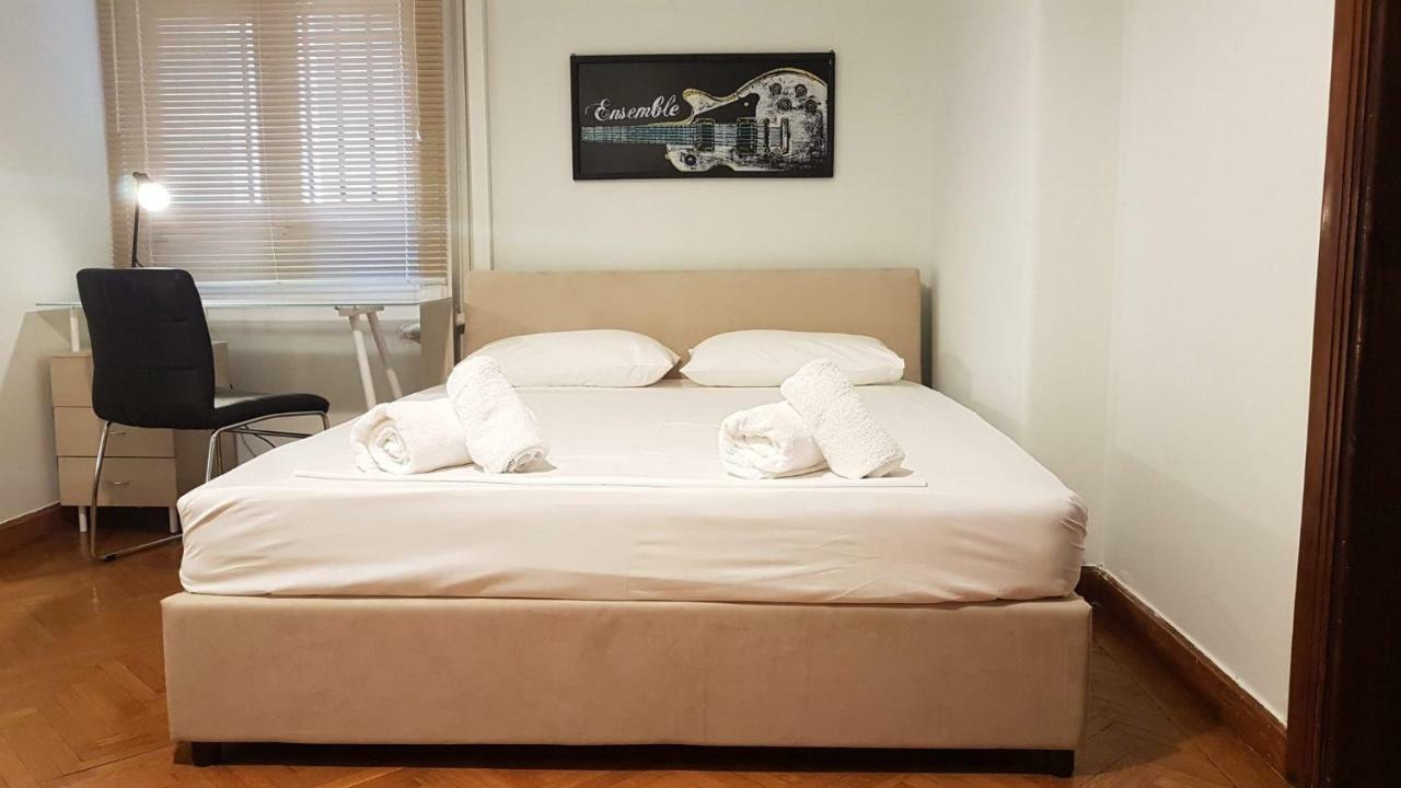 Violet Errathens Apartment - Athens Center, 7 Bd, 3 Bath מראה חיצוני תמונה
