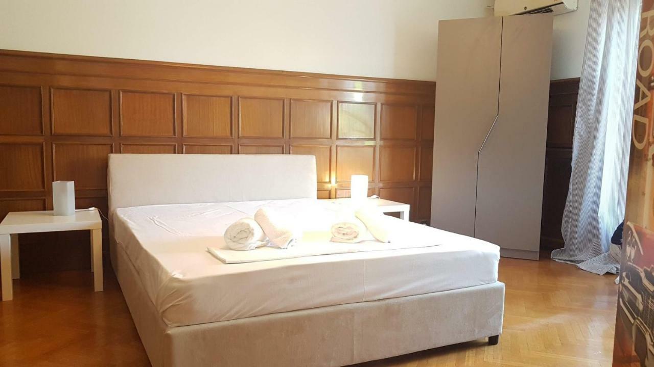Violet Errathens Apartment - Athens Center, 7 Bd, 3 Bath מראה חיצוני תמונה