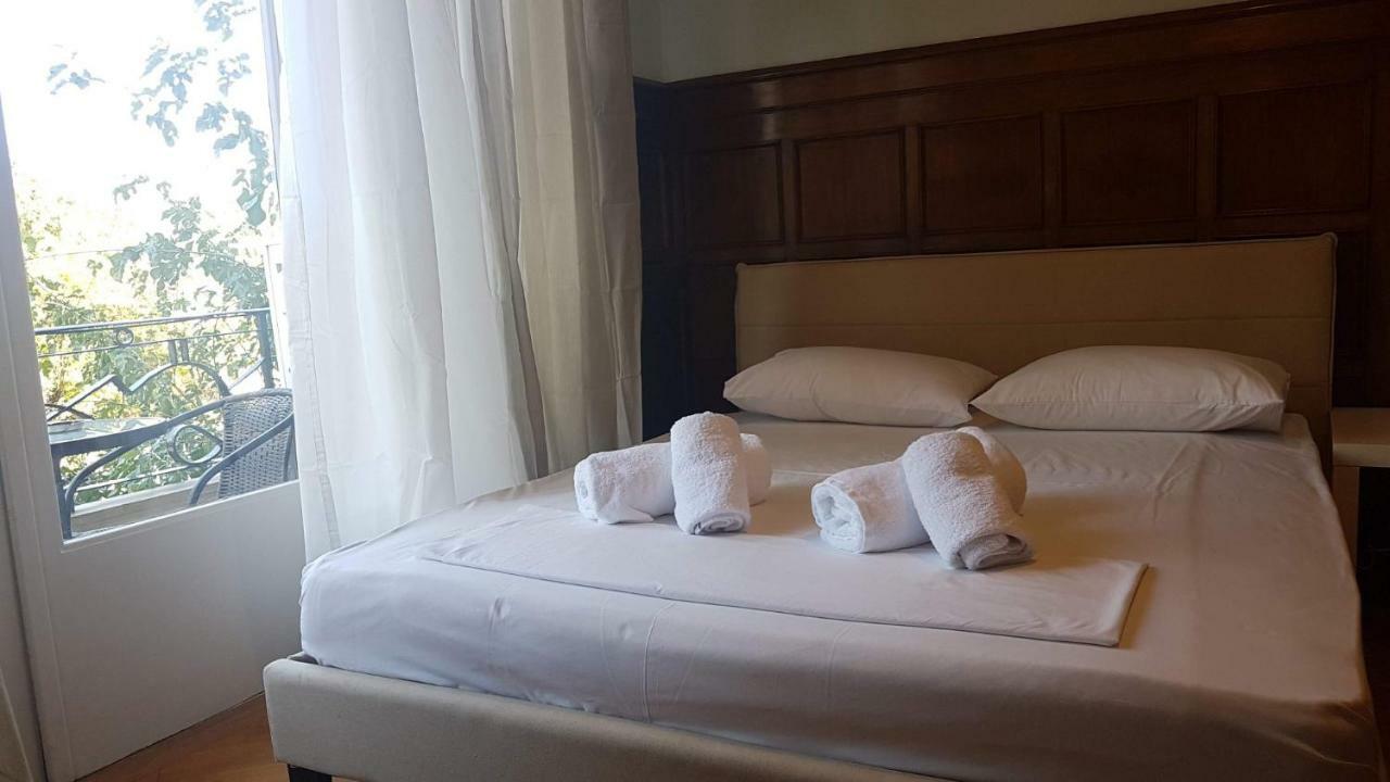 Violet Errathens Apartment - Athens Center, 7 Bd, 3 Bath מראה חיצוני תמונה
