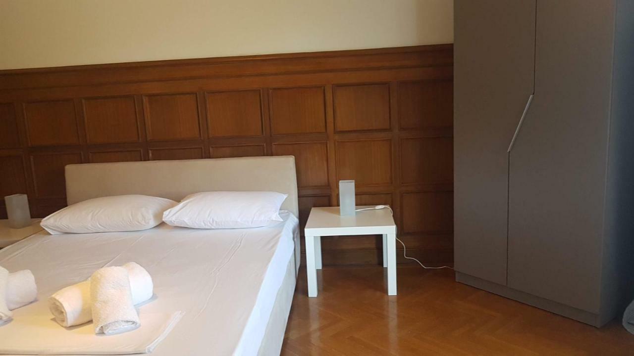 Violet Errathens Apartment - Athens Center, 7 Bd, 3 Bath מראה חיצוני תמונה