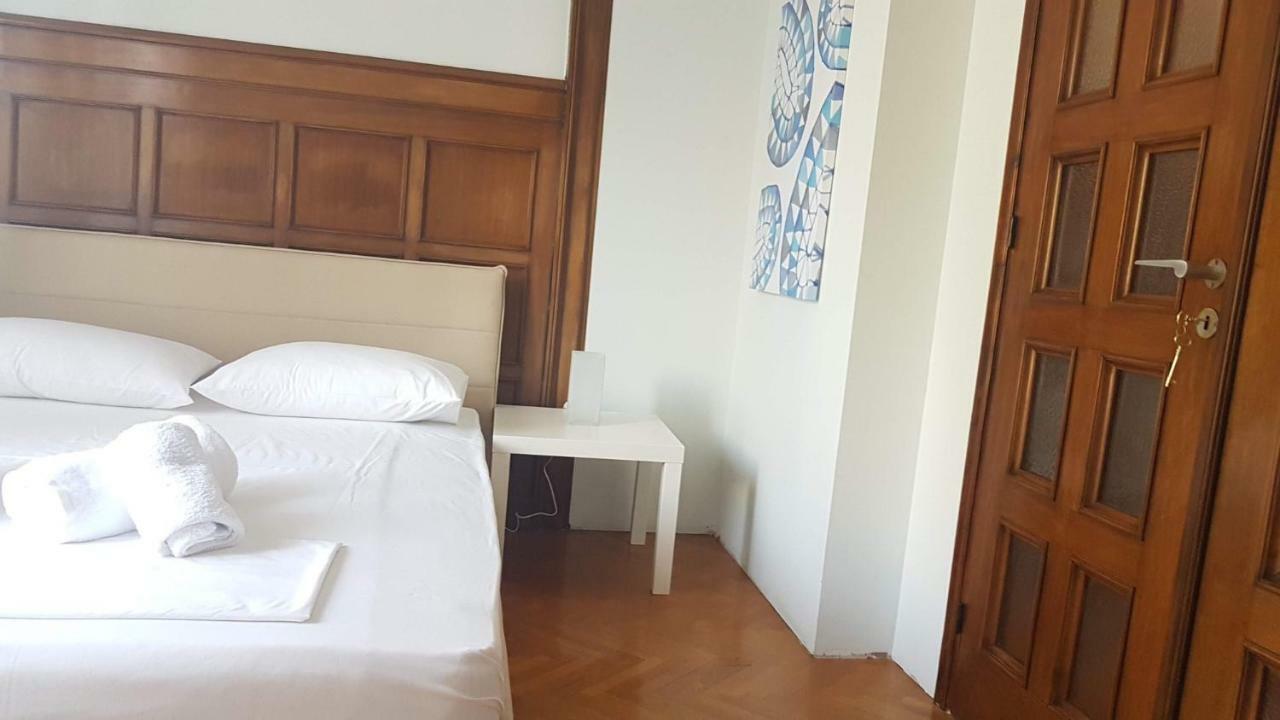 Violet Errathens Apartment - Athens Center, 7 Bd, 3 Bath מראה חיצוני תמונה